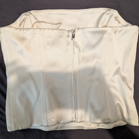 Ten by Babaton Castle Satin Bustier - Picture 4 of 7